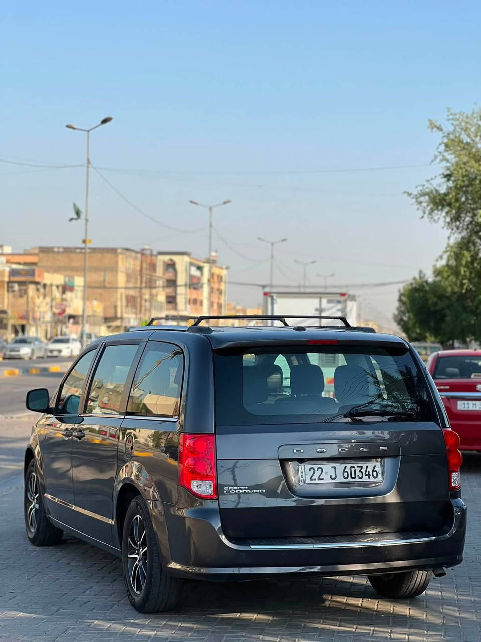 السلام عليكم
دوج كرافان 
موديل 2019 
مواصفات Sxt بيبان كهرباء حنطه كهرباء 
تشغيل ع بعد 3 قطع تبريد تحكمات ستيرن
حادث جاملغ الامامي وبونيد مبدلات نفس للون بدون صبغ وبدون شواصي  بدون دواخل 
ماشيه 100 الف
رقم اربيل تحويل ثاني يوم 
السعر 165$
مكان السيارة بغداد حي العامل 
***********
