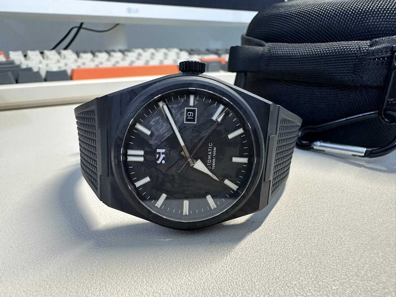 ساعة SH ساعة صينية معروفة
الساعة كليا مصنوعة من الكاربون المسلح مع سير ربر درجة أولى 

محرك PT5000 ETA legal blueprint 4hz 

مع البوكس 

ساعة نادرة جدا


**إذا كنت صاحب هذا الإعلان وتريد حذفه لأي سبب، رجاءا أرسل رسالة إلى الدعم الفني**