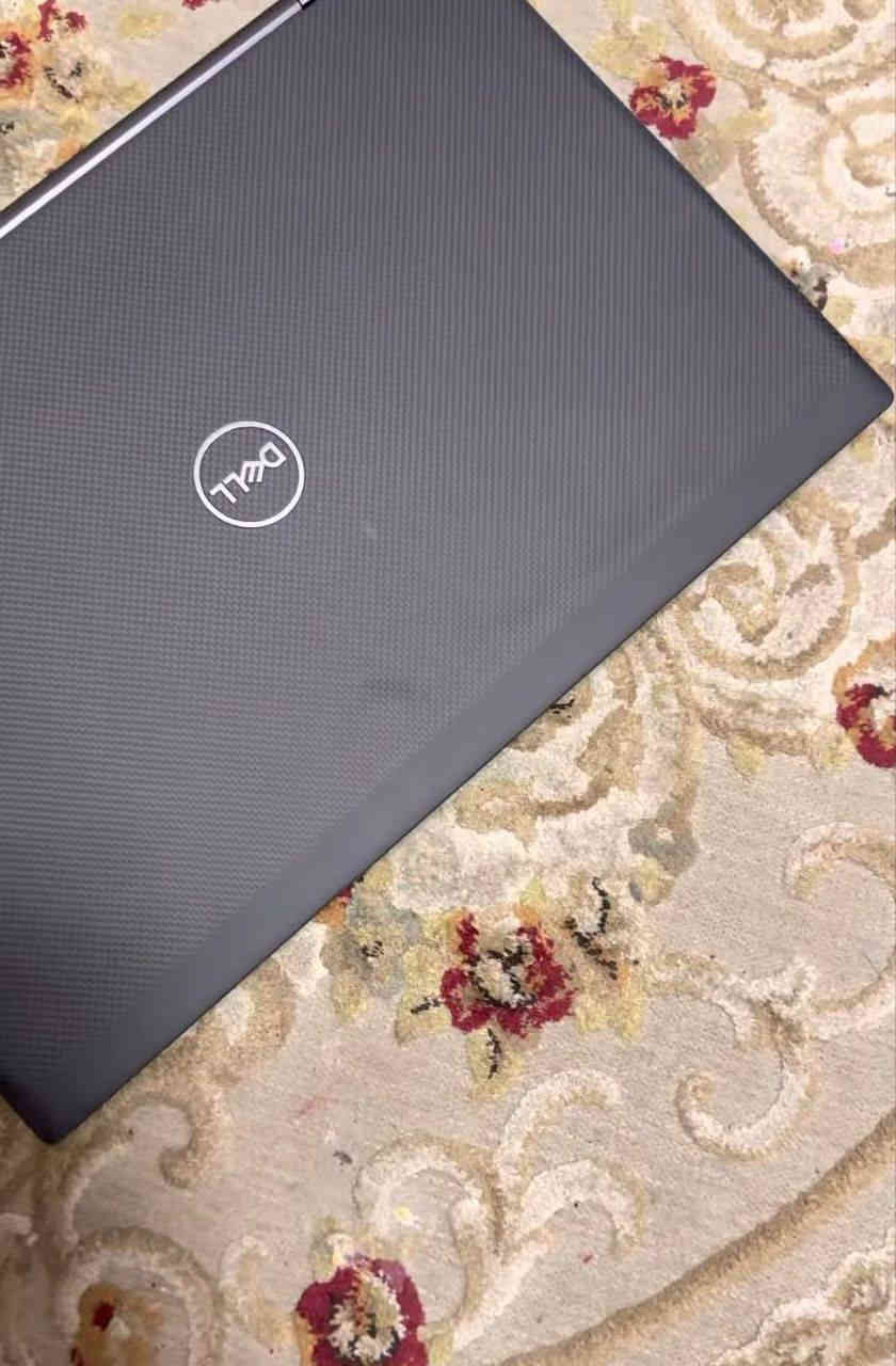 السلام عليكم  لابتوبDell للبيع نضافة  100%
رامات 64GB  عملاق قابل الزيادة حتى 128GB

ذاكرة 1TB SSD NVME M2. Pcle4  سريعة جدا قابل للزيادة حتى 8TB

كارت شاشة داخلي وكارت شاشة خارجي 
NVIDIA RTX4000           8GB

Intel(R) Core(TM) i7-9750H

حجم الشاشة كبير 17.3
بطارية حجم كبير تصمد ساعات طويلة  

مناسب للمهندسين    والنمذجة الثلاثية والتصميم  والبرمجه.  والطلاب و الذكاء الصناعي بفضل الكارت عالي الاداء والرمات والألعاب مثل GTA5   وفيفا  و  دلتا  فورس  وببجي  وفورزه وهواي العاب والبثوث  والعمل باقصى الضروف لابتوب قوي كلش  نظام تبريد عالي الاداء 

انارة كيبورد ٫  بطارية تدوم وقت طويل جدا ٫ يحتوي على العديد من المنافذ٫  ويدعم الرامات الخارجية يمكن ربطه ب شاشة خارجية  أو بلازما   لان يحتوي على هيج منافذ  
اكرر نضافة 100%  جهاز مال بيت  استخدام دراسة 
مكان :بابل
سعر 750  سبب للبيع : محتاج قصد جامعة 
متواجد خاص  واتس اب ***********

