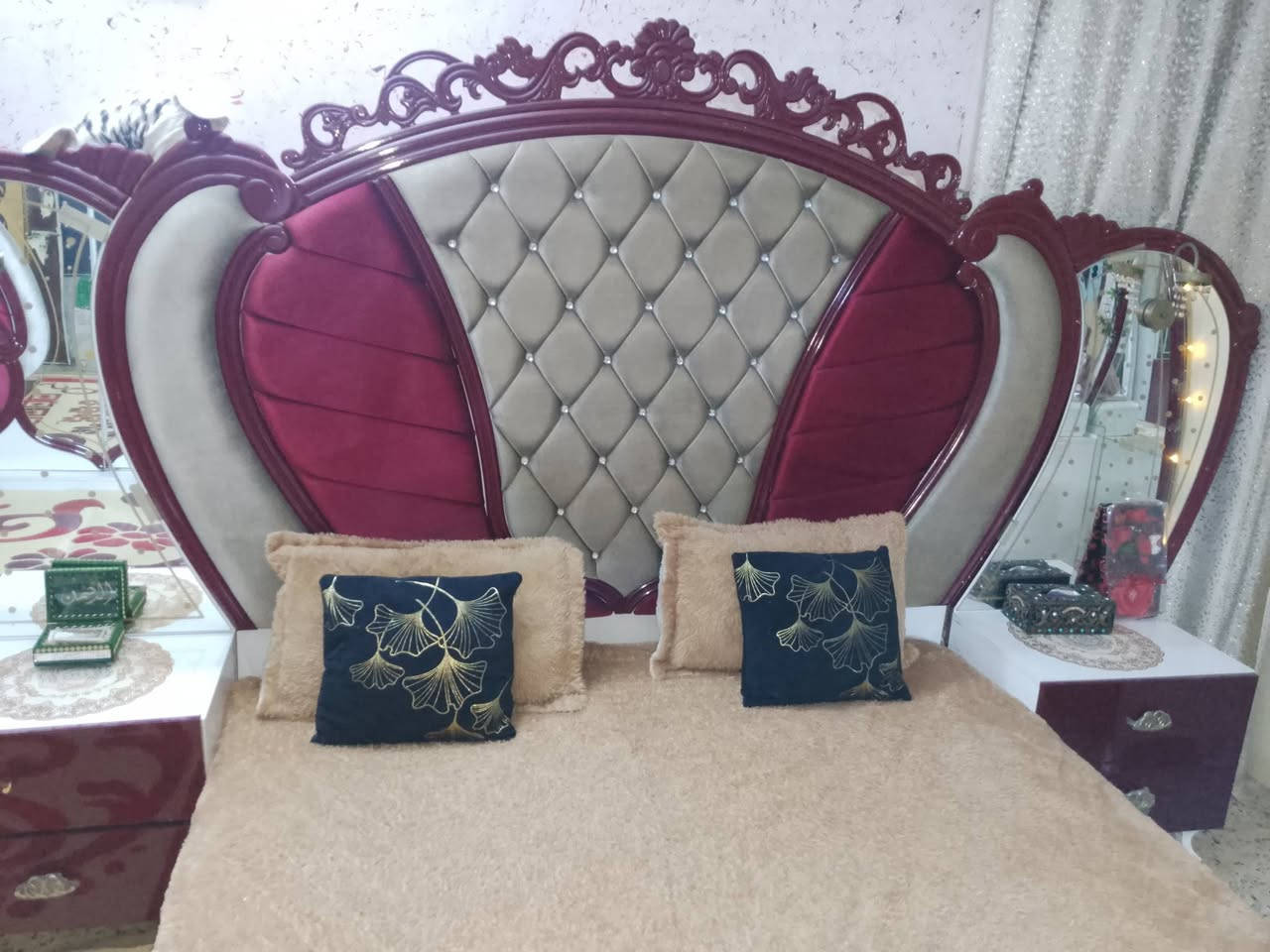 غرفه تركية. للبيع سعره 700الف
الضرر: جامه ميز تواليت او سجج مال جرارات شويه تعبانات..وياهة دوشك
العنوان: بغداد مدينه الصدر.
للاستفسار: ***********
