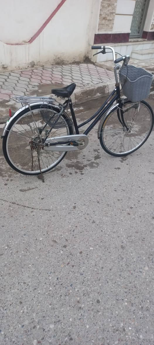 السلام عليكم بايسكل للبيع حجم 27 حساس دبل كلوب بدالة بي بس اني لاغيها كامل مكمل لآخر حباية مكاني بعقوبة خلف المحافظة السعر 100 وبي مجال للإستفسار ***********
