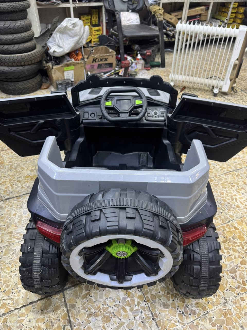 للبيع سيارت أطفال فولل مواصفات4مًوطورات تحمل وزن 60كيلو هاي الأصلية الثكيله مو العادية ام ال ١٠٠ الف والله ماطلع بيها بلشارع بس بلغرفة وبلسبوع مرة اشغلها لان يخاف منها والله والله وماخذها ٢١٩ الف وبيع بيش ماجان*********** بغداد الكاظمية
