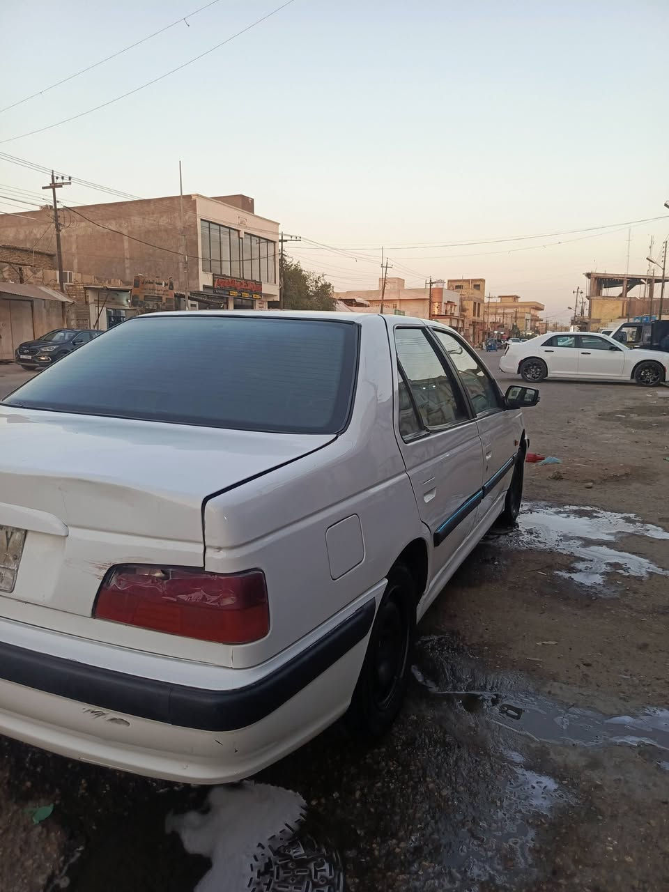 سلام عليكم
بيجو بارس موديل 2011 سنويه لل2029 راعيها بالعمارة 
تبريد تخم تاير جديد بيها رشات صبغ اثر جراد مكفوله من ضربه ومكينتها بيها بوش السعر 30 وبيها مجال خاص مغلق متواجد شريحه واتساب ***********
