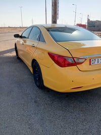 سوناتا وارد امريكي مديل 2011فول موصافات  علمن السياره مضروبه السعر 75و...