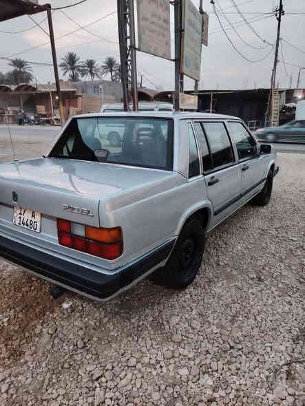 السلام عليكم للبيع فولفو 740موديل 1989مكينة وكير ونجي السيارة جديدة من مكينة وكير وحدادية رقم انكليزي بسمي ثاني يوم مداور مصبوغة عام للجمالية بدون حادث موبايل ***********
