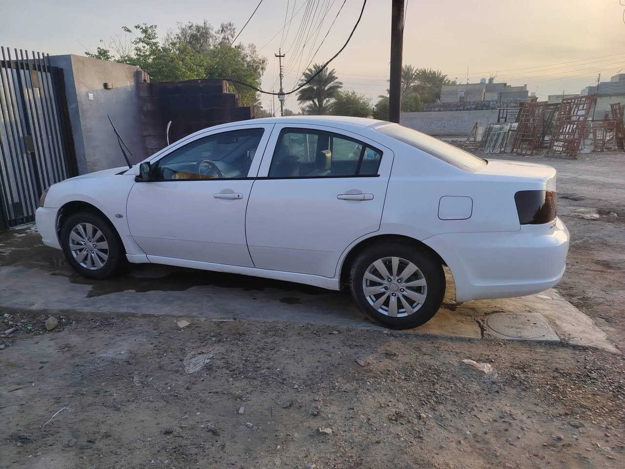 كلنت موديل 11 رقم صلاح الدين تحويل ثاني يوم ماشي 230 
بيها 4 قطع ونص صبغ بدون دواخل
سعر 75 وبيها شي قليل
***********

