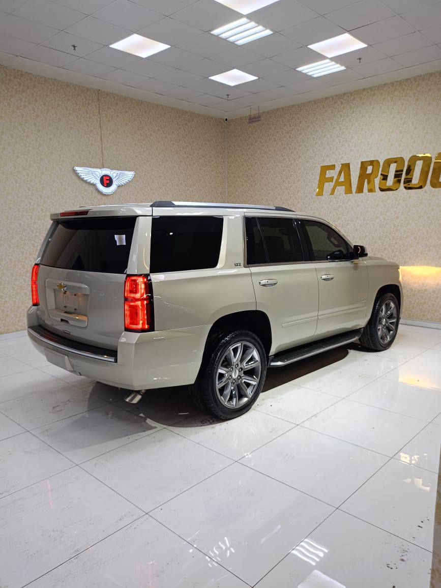 السلام عليكم
تاهو 2015 LTZ فول واحد على واحد 
رادر تحكم كشنات منفصل تحكم دوسة البانزين كشنات تبريد تدفئا 
السياره ابيع كوم حديد سعرها من الاخير 150 ورقه قفل 
للاستفسار الاتصال على رقم ***********
