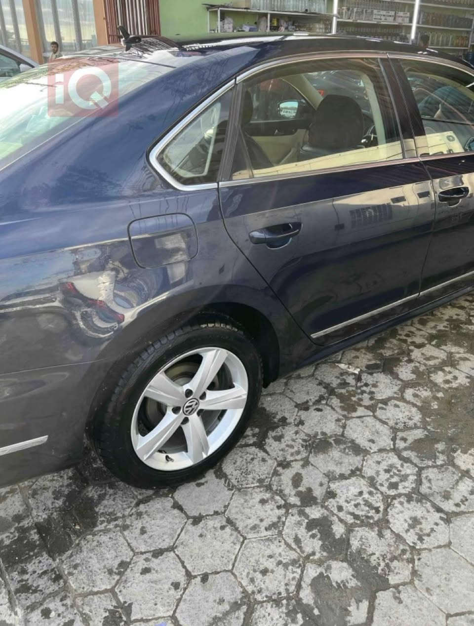 ⸻

🚘 للبيع – فولكسفاغن باسات 2016 خليجي فول
🔧 محرك 5 سلندر قوي واعتمادي

▫️ ماشية: 212 ألف كم
▫️ بصمة تشغيل + دخول ذكي
▫️ فتحة سقف
▫️ كشنات جلد
▫️ تكييف مكانين بارد ❄️❄️
▫️ كامره خلفية
▫️ كير ومحرك شرط الفحص ان شاء الله 
▫️ السيارة جاهزة وما تحتاجلك كل شي 

🔴 ملاحظات 
▪️ طختين بلجاملغ الامامي والخلفي خفيفات (بارد)
▪️ صبغ عتب جوه الباب صبغ تجميلي فقط

💵 السعر خاص


**إذا كنت صاحب هذا الإعلان وتريد حذفه لأي سبب، رجاءا أرسل رسالة إلى الدعم الفني**