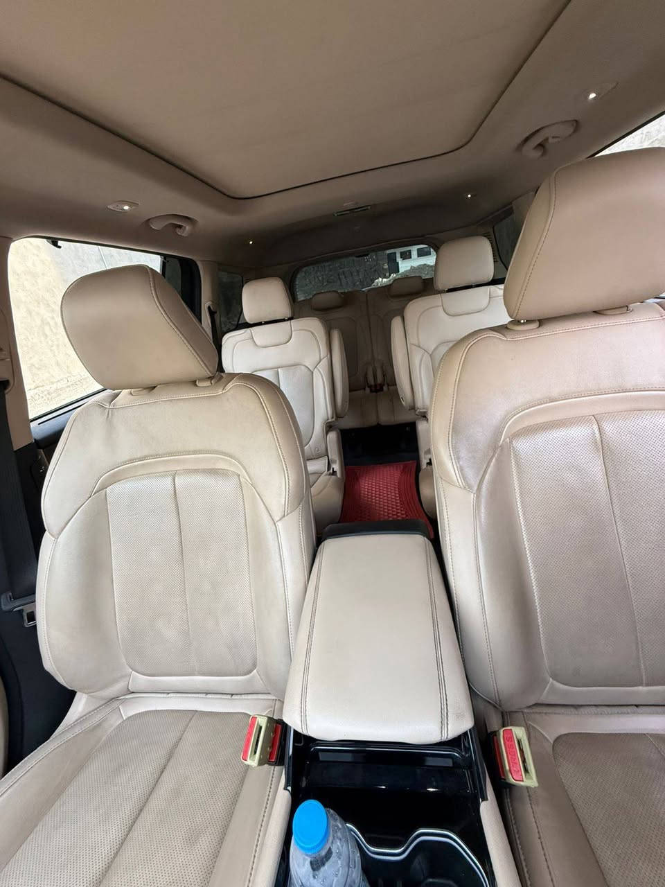 جيب  موديل 2022 ليمتد 
99 الف كيلو فول داخل عسلي 
7 راكب كراسي منفصلة
رقم بغداد باسمي سنوية لل 2029
كير ومحرك وتبريد كفالة 

ضرر خشم الدعامية بيها جاملغ وبنييد والجاملغ عكس الخلفي فوك قبق البانزين

رقم صاحب سيارة ***********
