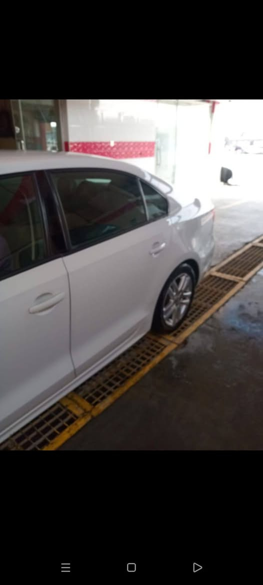 🚗 للبيع: فولكس واكن جيتا 2018
📍 مكان السيارة: النجف الأشرف
📞 للتواصل: ***********
💰 السعر: 130 ورقة – قابل للتفاوض
📊 المسافة المقطوعة: 155000 مايل
🛠️ المحرك: 4 سلندر – 1400 توربو

⚠️ أضرار السيارة:
• وارد أمريكي
• البنيد والجاملغ مبدل في أمريكا
• الباب مبدل بلادي أصلي 

📌 تفاصيل إضافية:
• رقم السيارة النجف مشروع وطني
• باسم المالك تحويل مباشر
• اللون: أبيض النجف, العراق
