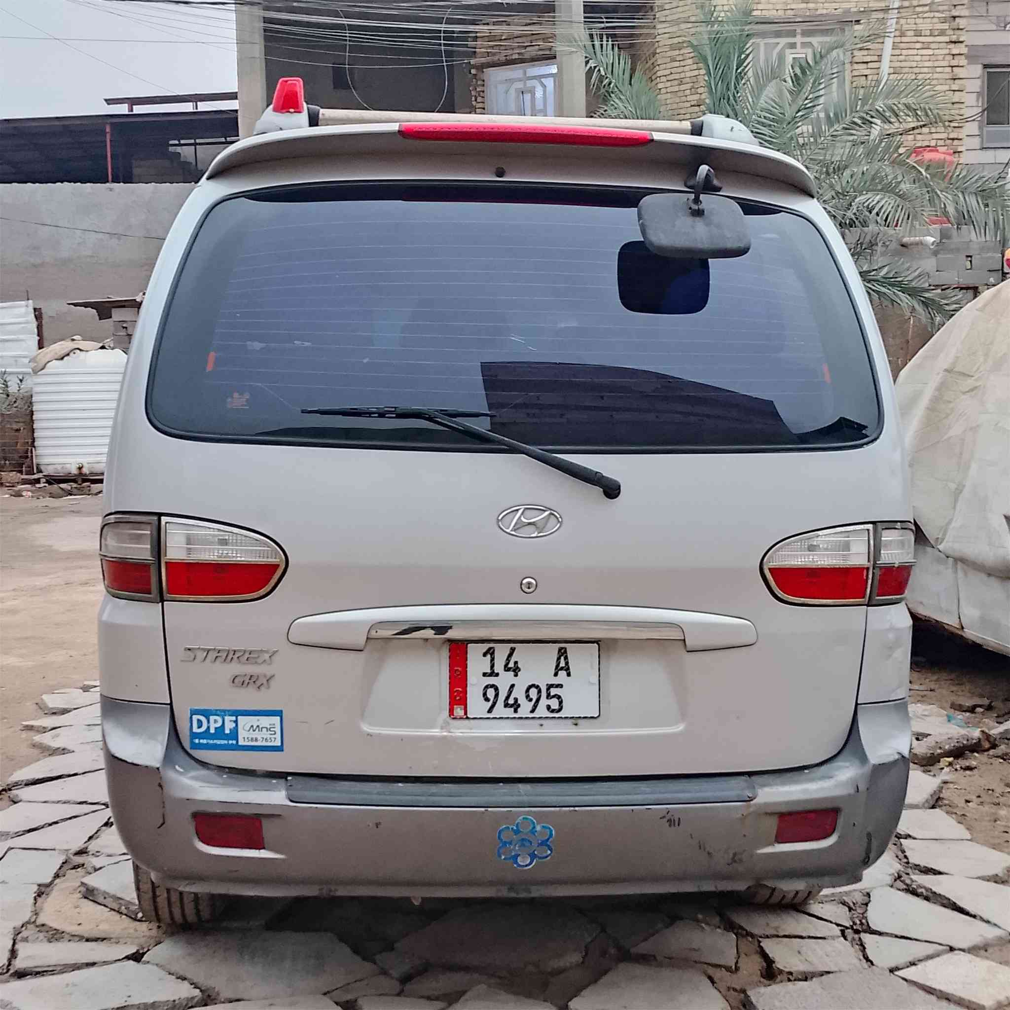 السلام عليكم سياره ستاركس 2007 للبيع السياره تخم تاير وباتري قبل سبوع شادهن تبريد شغال محرك مفتوح كير عادي المحرك حلو  مكان السياره بصره للستفسار اكثر هاذ رقمي ***********
