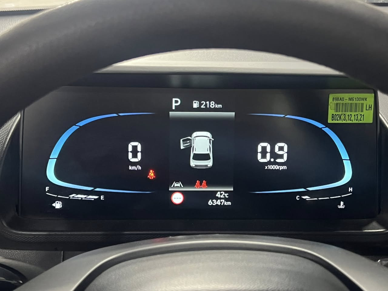 السلام عليكم عندي هونداي كاسبر خليجي مو كوري ضمان شركة هونداي كفالة عامة من كلشي ماشية 6 الاف وفول مواصفات السعر 128 ورقة للاتصال ***********
