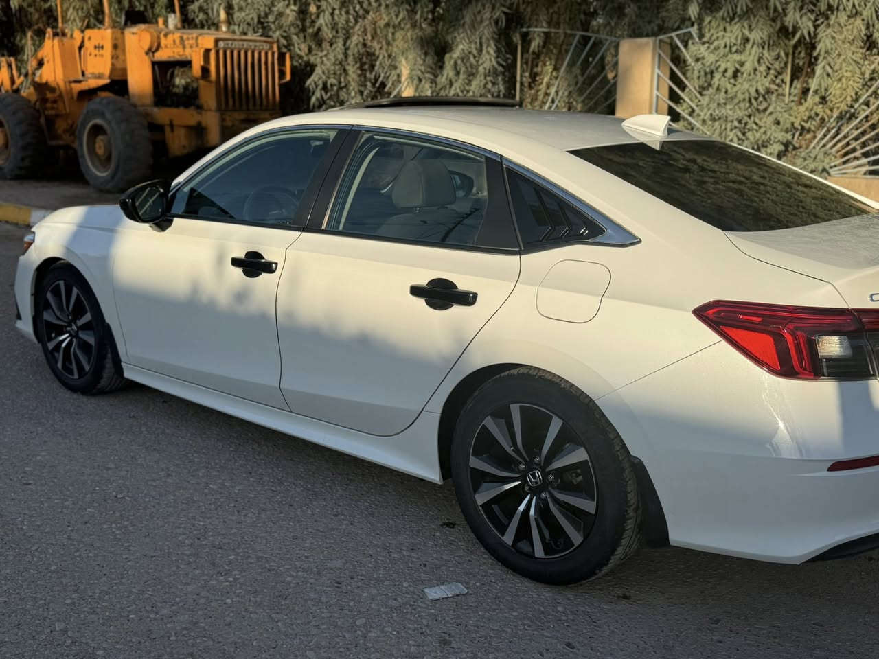 السلام عليكم / هوندا سفك /2023 / فول مواصفات تورنك محرك 1500 / مواصفاتها فتحه سقف بصمه ويل كب كشنات تدفئه شاشه تحكمات رادار امامي / بدون رقم تترقم جميع المحافظات / حادثها جاملغ بنيد بدون شواصي / وسونار مرفق بلمنشور / كير مكينه كفاله / السعر 128$ ورقه بيها مجال / ***********
