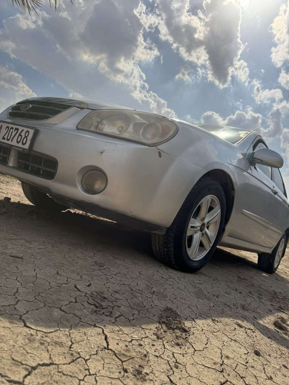 سلام عليكم سبكتره مديل 2004 رقم بغداد مكينه 2000 السياره نضيفه تخم تاير باتري جديد حداديه جديده صبغ حزام بدون حادث السياره ولاقطره معجون حزام جماليه فقط السياره جاهزه عده نقوصات بصيطه  السعر 67 وبيهه مجال مكان السياره مشروع لمسيب رقم ***********
