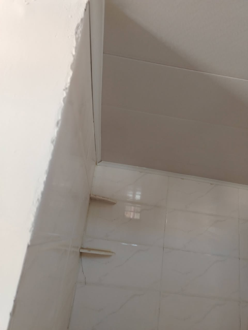بيتين للبيع بيت بصف بيت المساحة ٧٥ متر كل بيت غرفة وصالة وصحيات ٢ سند ٢٥ طابو زراعي مشمول بتطويب السعر ٣٢ بيت بيت وبي مجال لتواصل*********** @@شارع الصب عامود ٢٤٠ مواجه لعسكري قريب ع الشارع العام
