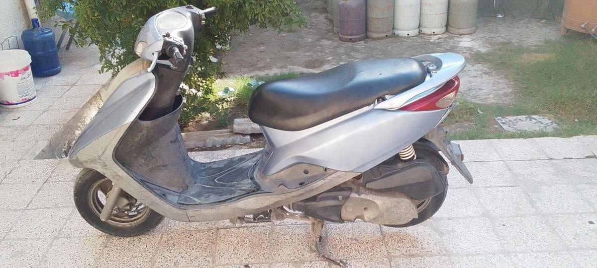 السلام عليكم بريز نوزل بلادية كلها قبل شهرين منزلها رمبة وعلى ايدي كهربائيات كلها شغالة جيب فيتر وافحص كلشي بيها مكينة ولا برغي مفتوح بيها العنوان بغداد حي العامل السعر 750 او بيها مجال ***********
