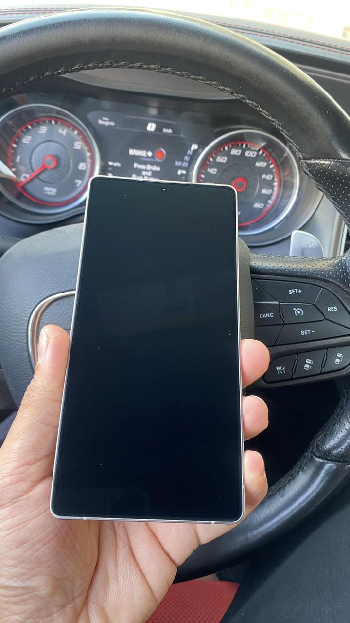 السلام عليكم 
سامسونغ s25 الترا ذاكرة 256
تفحص وين ما يعجبك 
سعر مليون و ١٥٠ الف قفل 
مكاني نجف


**إذا كنت صاحب هذا الإعلان وتريد حذفه لأي سبب، رجاءا أرسل رسالة إلى الدعم الفني**