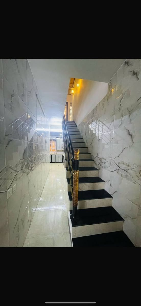 بيت للبيع مع الأغراض الموقع  حي الصديق قرب جامع المهين . المساحة 105 الواجهة 6م
للاستفسار مكتب الخيمة سايدين الصورة الحدباء
***********
لدينا دور واراضي للبيع تجاري وسكني
