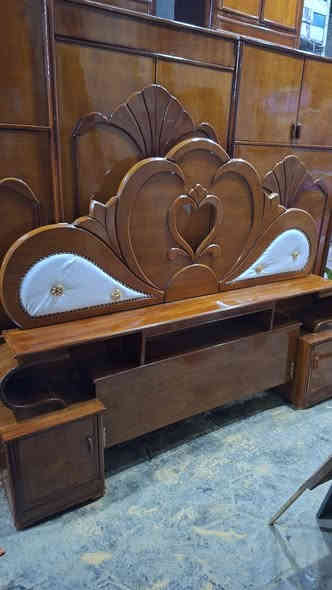 السلام عليكم غرفه مستعمله صبغ حراري تسكام درجة أولى داخل خارج صاج ارتفاع الكنتور ٢٦٠ الطول ٣٨٠ 
*********** ضرغام النجار .
