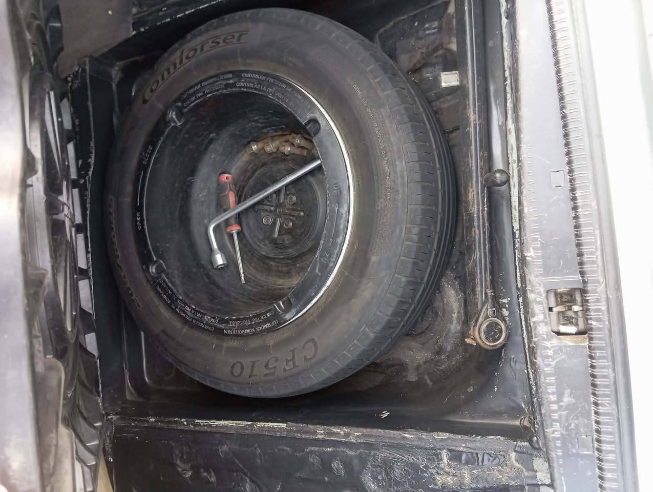 السلام عليكم عادت،بسبب الوعود،الكاذبه سياره بلاديه مكينه خراطيم وكير جديد رقم بغداد موديل 90,رقم الهاتف***********
