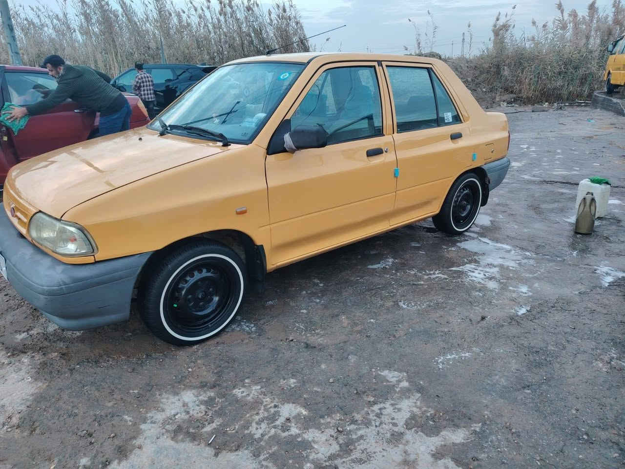 السلام عليكم سايبة 15 مكفولة كفالة عامة بية شوية رشة جوة الشارة مال الجاملغ الكدام بدون معجون السيارة بسمي مصفرة من كلشي ربع ماعلية امس داورتهة ملاحظة السيارة لا معمرة ولا طابة سمكري ابد ع البلاد الستفسار ***********
