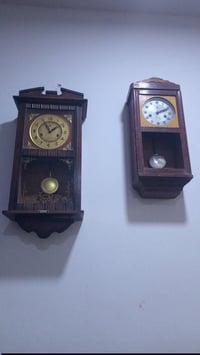 ساعتين جداريه للبيع تحتاج ادامه للشراء تواصل مع رقم الهاتف٠٧٧٢٧٤٨٦٨٢٢