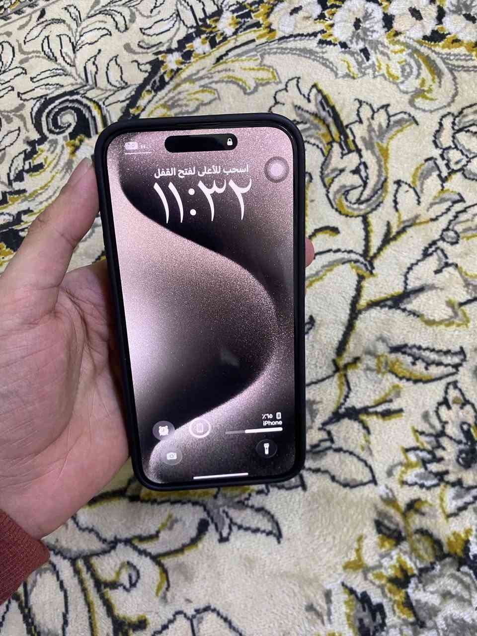 15 برو ماكس ماستر شرق اوسط 256 بطاريته 86 على وضع الشركه مكفول من اي عطل او صيانه سعره 935 بدون اي عمله مكاني العطيفيه اي استفسار راسلني واتساب وبالخدمه 
***********
