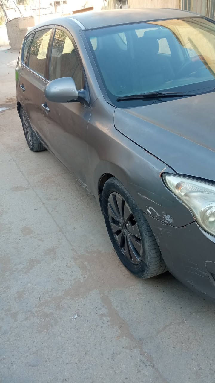 النترا تورنج موديل 2010 حادث جنطة ومصلح يعني حوض السبير وجاملغ خلفي  مصبوغة عام مكينه خيط خفيف كير مابي شي كهرباء زينه تبريد مايشتغل حدادية وسط مكينه 2000 وارد كندي موجودة بالنجف وراعيها بالنجف سنوية ماساقطة السعر 50 قفل لحد يكلي شبيها كلهن ذاكرهن رقمي للتواصل ***********
