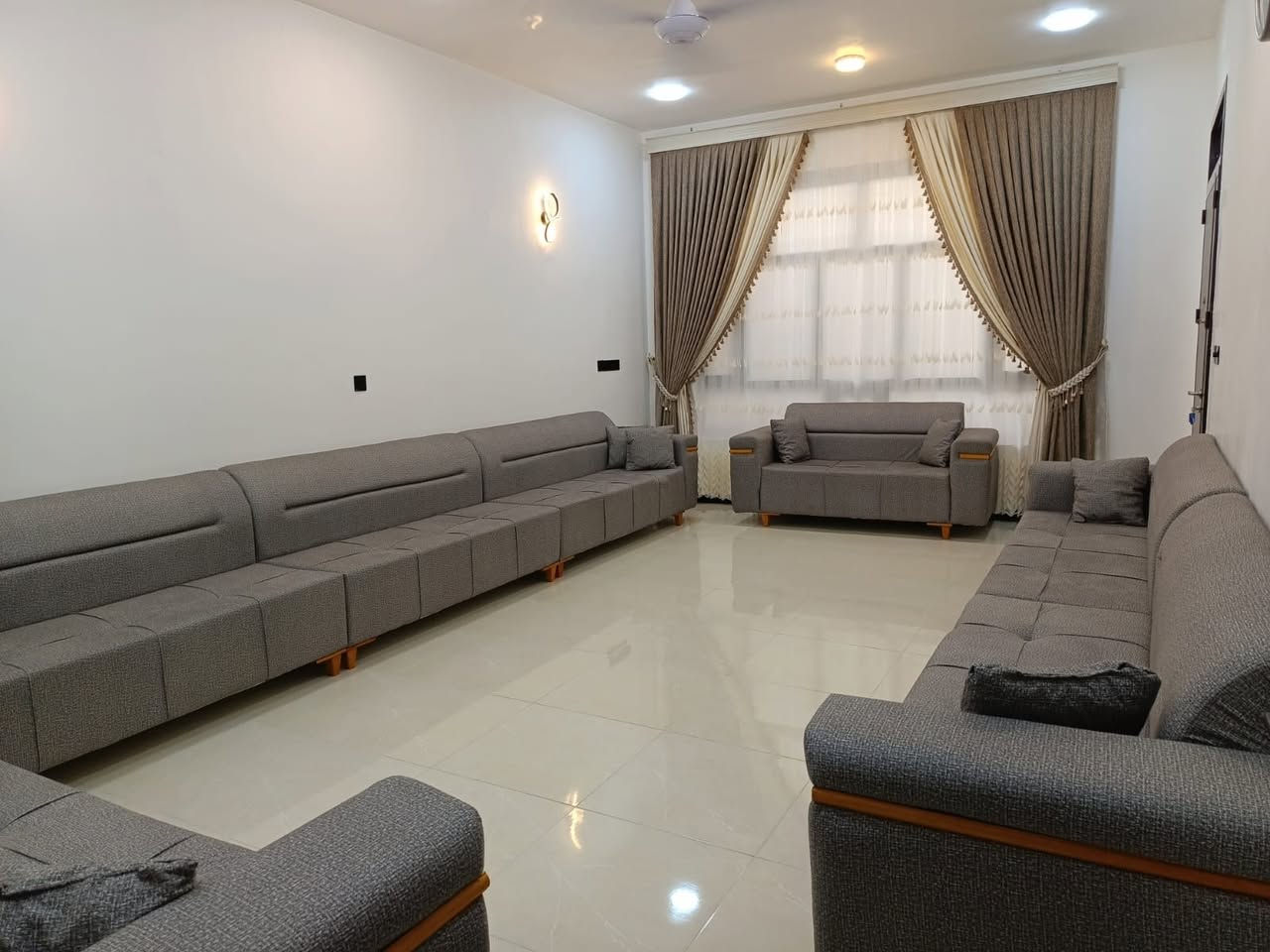 بيت للبيع مساحة 180متر واجهة 9 نزال 20 طابو زراعي سند 25 بناء حديث مرتب عنوان البيت ديالى بعقوبة ام العظام شارع مكتب المدينة للمعلومات مراجعة مكتبنا الكائن في بعقوبة ام العظام الشارع العام او الاتصال على الارقام الظاهرة ***********
***********
