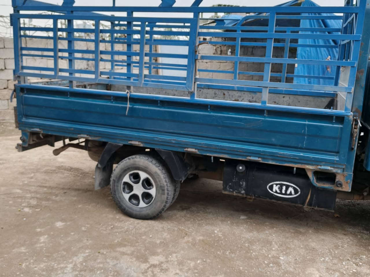 بسم الله الرحمن الرحيم السلام عليكم ورحمة الله تعالى وبركاتة
سيارة كية للبيع فونتيره قلاب السياره كلش نضيفه عل ايد الحجي مكفوله گير محرك اكسل قطرة صبغ مابيهه 
اللتواصل عل الرقم 
العنوان كركوك /واحد حزيران 
***********
***********
