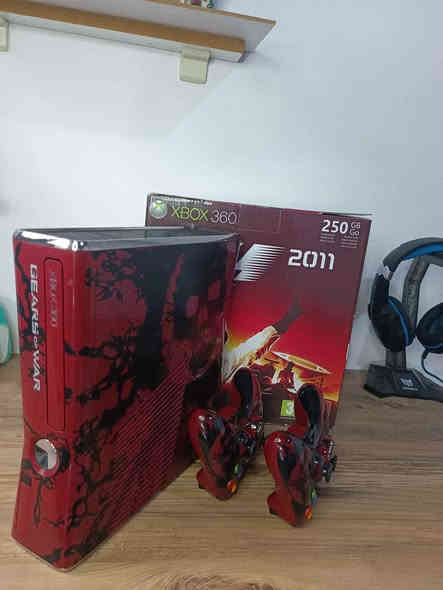 للبيع اكس بوكس باندل احمر ويا كارتون ويدات ثنين باندل جهاز جديد لوك ومتروس العاب وممصلح ابد سعرى 130 وبي مجال *********** كركوك
