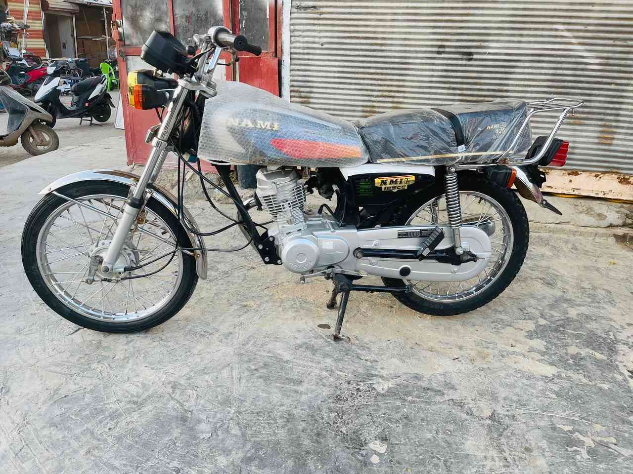 سلام عليكم نامه امتياز للبيع مديل 2021 وراق اصلي طالهه ب 23 نضافه فول جديده دراجه سعر خاص هاذه رقمي ***********
