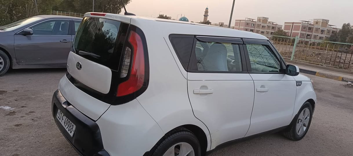 للبيع كيا صول موديل 2016 رقم بغداد مميز
مكينه 1600 GDI
لا تبخير ولا تنقيص ومامفتوحه
ماشيه 121 ألف ميل 
سعرها  108 وبيه مجال
كير ومكينه وحداديه وتبريد مكفولات
حادثها حافت الجنطه ومعدله على البارد
وبالعراق بيها شبر صبغ بالجاملغ الأمامي
السياره بدون دواخل وبدون ارباك 
صورة السونار ويه الصور 
السياره بالحله بحي الزهراء يم جسر الام
 ***********   *********** حلة, بابل
