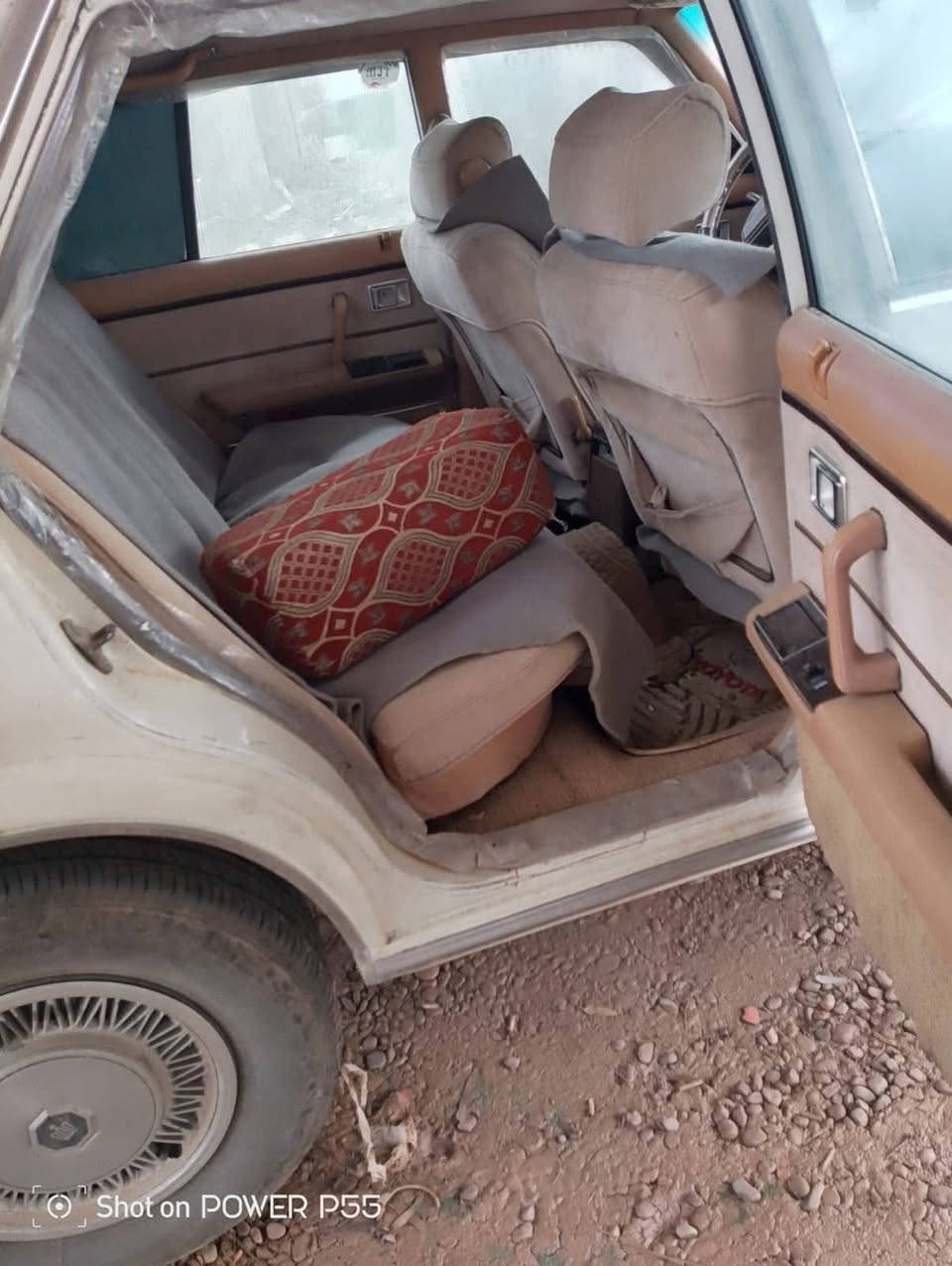 سلام عليكم سوبر للبيع موديل 82كير محرك محرك بلادي كير عادي سياره كلها بلاديه بدون قطره  صبغ  بدون طخه بدون شخط سياره شرط سياره حيل نضيفه  الله شاهد متعوب عليه ومال جناي السعر 50 وبيه مجال هاذا سعارهن بل سوك لا زياده ولانقص للاستفسار الاتصال على الرقم أو مراسله واتساب *********** مكان السياره صلاح الدين تكريت
