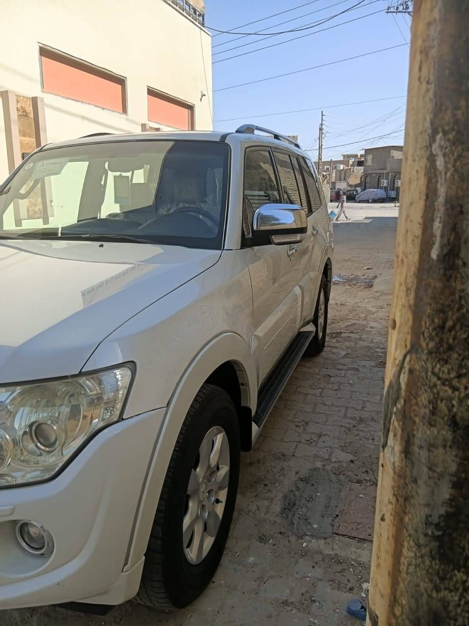 سلام عليكم لبيع باجيرو سياره بسمي2014حبتور سياره مكفول كفاله عامه ومن الضربه والصبغ سياره فول مواصفات كشنات كهرباء وجلد تخم تاير جديد كير ومحرك جديد سياره ماشيه محرك 6سرندر 3500 113لاف السعر 168 وبيهه مجال بسيط ***********   ***********الكورك بي وتساب
