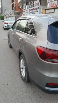 سورنتو البيع ٢٠١٩ محرك٣٣٠٠ وارد امريكي   سياره  نص مواصافات  ٧راكب سيا...