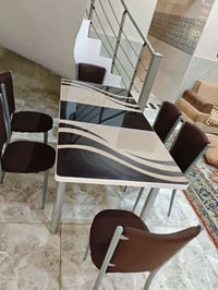 ميز طعام اسلايت • ٦ كراسي • الاسكان الصناعي