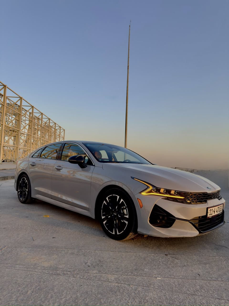 K5-GTline 2021-AWD
اللون : اسمنتي سموك المميز 
المحرك : 1600 تيربو 
الرقم : بغداد الجديد بأسمي تحويل مباشر 
الحادث : قطعة وحدة فقط ( صبغ الجاملغ الخلفي ) 

المواصفات : 
١) بصمة تشغيل + بصمة ابواب 
٢) تشغيل عن بعد  
٣) خمس وضعيات قيادة دفع رباعي  
٤) كاميرة 360 درجة 
٥) دواخل جلد احمر + الأرضية مبطنة جلد بالكامل 
ا٦) شاشة كبيرة ( المستطيلة مو المربعة ) 
٧) تدفئة كشنات 
٨) ابل كاربلي واندوريد اوتو 
٩) حساسات امامية وخلفية وجانبية 
١٠) رادارات امامية وخلفية وجانبية 
١١) نقطة عمياء 
١٢) نظام مانع تزحلق
١٣) مثبت سرعة 
١٤) تحديد مسار 
١٥) مخارج AUX +USB
١٦) بانوراما 
١٧) شاحن وايرلس 
١٨) اوتو هولد 
١٩) جنطة ذكية فتح تلقائي 
٢٠) تبريد بيانو 

السيارة ليبل واحد بدون تبديل اي قطعة بدون دواخل وصور الحادث مرفقة بالمنشور
بالاضافة لحادث امريكا صار بيها صبغ ربع باب السائق فقط والباقي كفالة عامة 
السيارة نظيفة وجديدة بكل معنى الكلمة وتعال وشوفها بعينك 🤍
ماشية 52 الف ميل 
مكانها بابل المركز
للأستفسار : ***********
