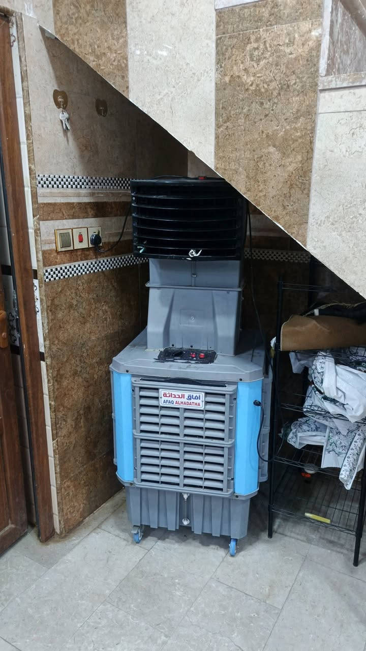 ثنين مبردات شغالة عل فحص الكبيره ٢٢٥ وصغير ٧٥ رقم موبايل ***********
