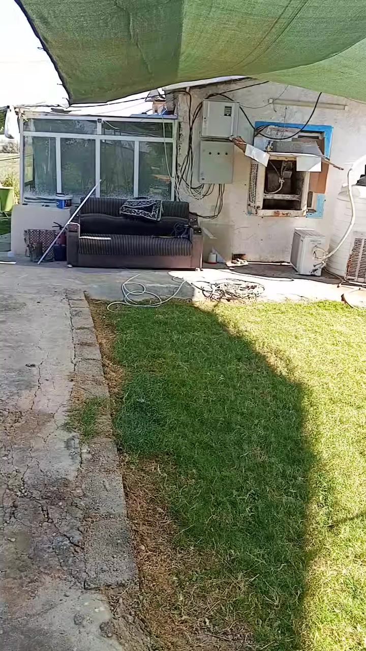 دونم مع حقل للبيع بيرالحمام الشارع الثاني كهرباء3فيز ماءاساله بير ارتوازي3 انج ماءنهر1 انج هاتف*********** وتساب او خاص سند25
