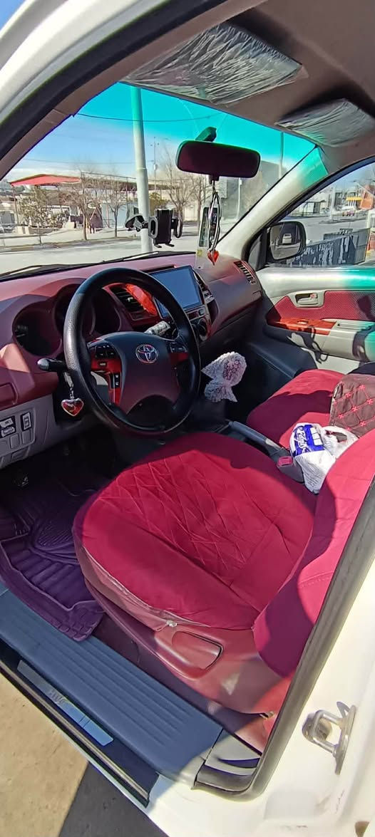 مەرزیە ٢٠٠٦ کراوەتە ٢٠١٤ سبوغ حام نیە بەس بە سبوغ حام دەیفرۆشم وەرگەڕان جەمپی پێش و پشتی هیچ نیە سەیارەکە زۆر خاوێنە ماڵی دۆستە چوار تایە و ویلی جوان نەکراوەتەوە سفڕە کارەبایەتیی هەمووی بە شەرت مەنەفێستی ئەسڵی دوجار هەزەو پاکانەیی بۆ کراوە بە نسبەت سعر دەفتەر و مەجالێکی برایانە  شوێن سۆران *********** Singapore
