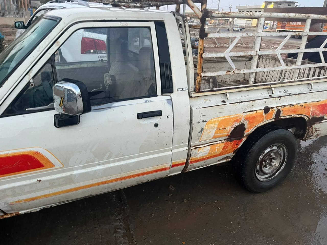 سلام عليكم بيكم للبيع موديل 88 مكينه كروسيده كيره 5نمر بلاد قماره بلام شاصي بلاد طخه جاكوج مابيه على وضع الشركه صدر امامي خلفي جديد مكينه سبانه ما ممدوه عليه كله بلاد  دسكات بانزت كله جديد رقم النكليزي بسمي ثاني يوم تحويل مشروع وطني جديده سياره سعده 40وبيه مجال مكاني ديالى بعقويه رقم *********** ابو مصطفى اللهيبي
