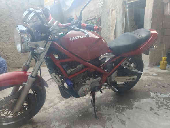 سلام عليكم سوزوكي باندة عل كفالة الدراجة للبيع كامله مكملة نكرة الدراجة بلادية كهربائيّ كل شغال مانقصهة ايشي كبل علك مكاني بغداد الشعلة للبيع اب 850وبيهة مجال قليل شراي اتصل ***********
