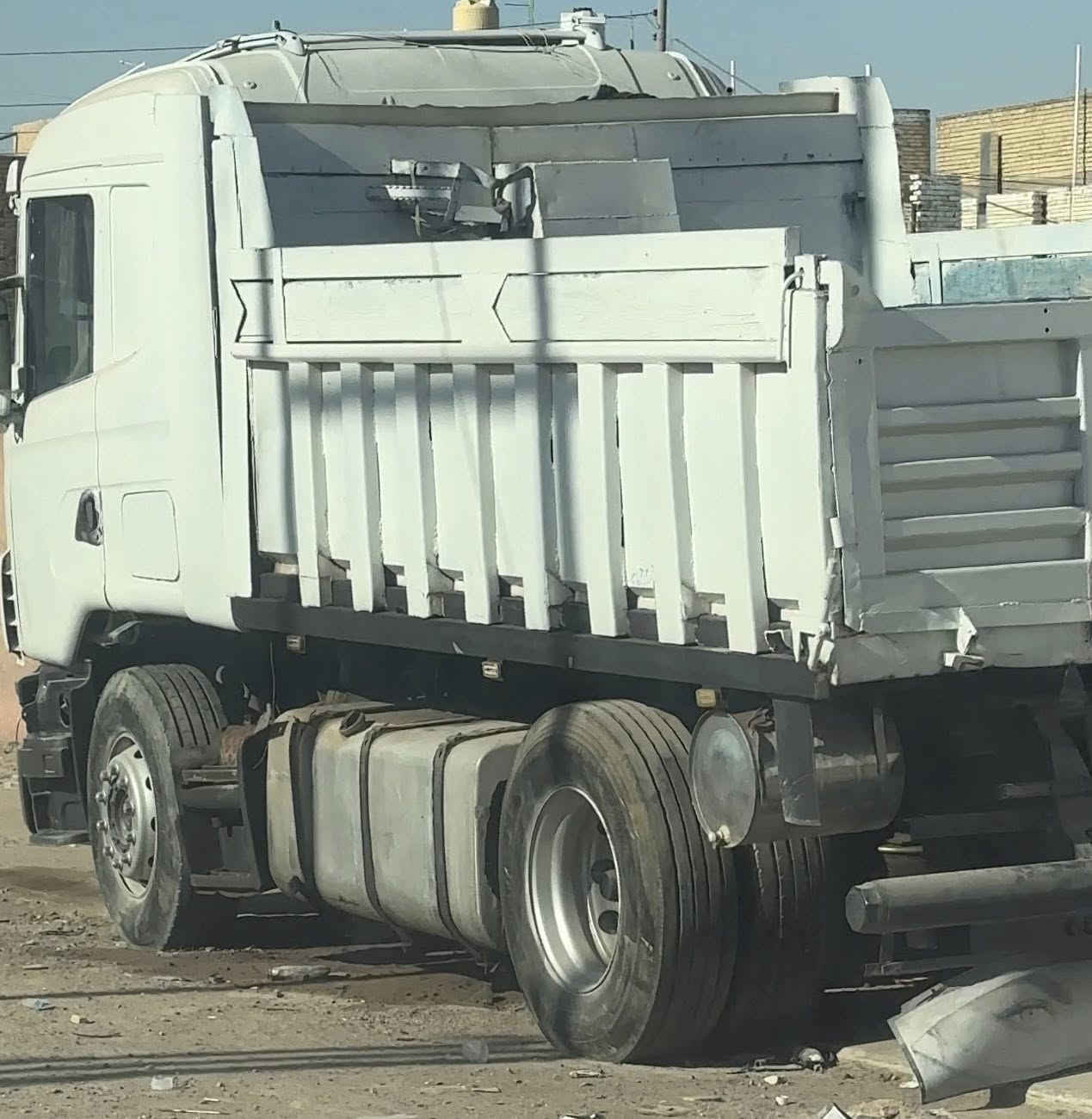 إسكانيا مديل 2000.   …رقم أربيل…..مكينه420جديده عل سحك……كير3‎%‎3………..سنويه صاقطه…..أبيع فقط راس…..
سعر80ورقه
***********
