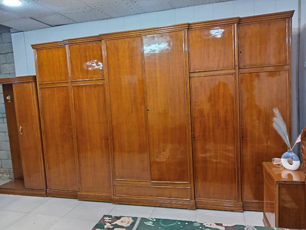 شلونكم.  شباب. غرفه. مستخدمه. بس نضيفه. حطاطه. كلها زان.مصبوغه. وجاهزه.  سعر.  600.  ‏***********. واتس.
