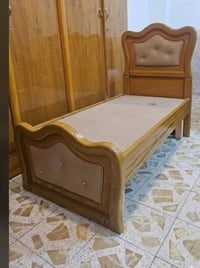 سرير • غرفة نوم • إشارة
