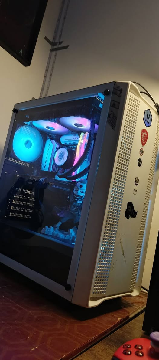 💻 المعالج (CPU): Intel Core i5-11400
أداء ممتاز للألعاب والعمل المكتبي

🧠 الرام (RAM): 16GB DDR4 – 3200MHz
سريع وسلس في تشغيل الألعاب والبرامج

🎮 كرت الشاشة (GPU): NVIDIA GeForce GTX 1660 Super – 6GB
يشغل معظم الألعاب بجودة عالية 1080p

🛠️ اللوحة الأم (Motherboard): MSI B560M
دعم كامل للمكونات الحديثة

❄️ التبريد (Cooling): Water Cooler ZOTAC 240mm

السعر 600 الف و بيه مجال حق الجيه 
العنوان النجف سايدين المطار الجديد 
☢️ ضمان يومين فقط ☢️ اي خلل فني بيه ترجعه اليه و الفحص يكون داخل بيتي 🤍 + كل كراتين القطع موجوده 🤍🤍


**إذا كنت صاحب هذا الإعلان وتريد حذفه لأي سبب، رجاءا أرسل رسالة إلى الدعم الفني**