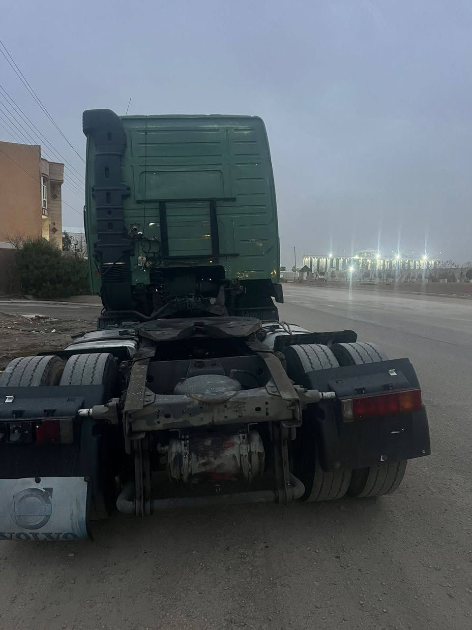 شباب فولفو شخاطة للبيع موديل97
بس راس اكسل وشاصي ومكينة شرط رقم كركوك تانكيين كاز كهربائيات زينة  سنوية منتهية صاحبهة موجود بكركوك يحولك ثاني يوم مامصبوغة بس مبولشة داخلهة زين مابيهة اي عيب السعر 140وبيهة مجال للطيبين للتواصل***********/***********
