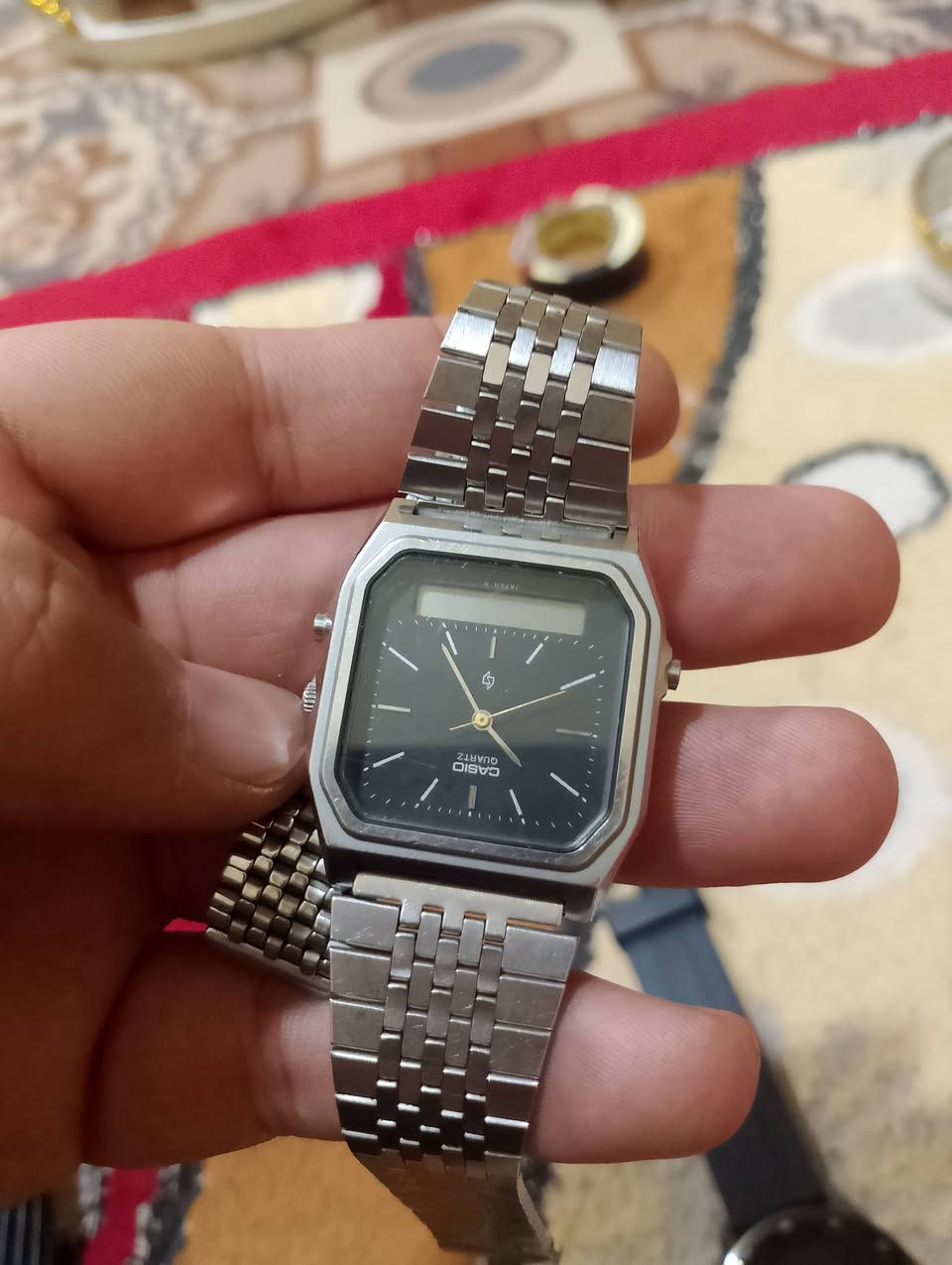 ساعة Casio الأصلية
من سلسلة: Data Bank 
نقصها باتري فقط
السعر 50
التواصل على الحساب او رقم الهاتف ***********
