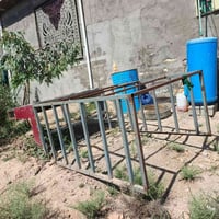 محجر تفصال جاهز نضيف يرادله بس صبغ مكاني طوريج سعره ٧٥ وبيه مجال قليل ...